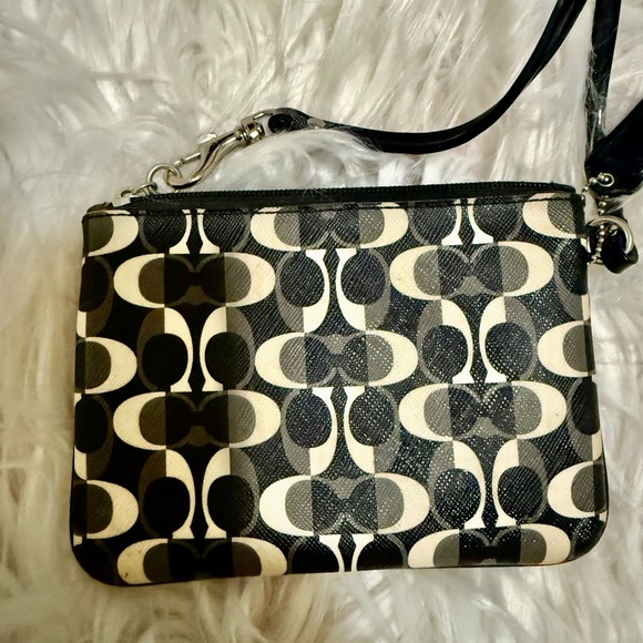 Coach Black and Cream Geometric wristlet - Picture 2 of 3
